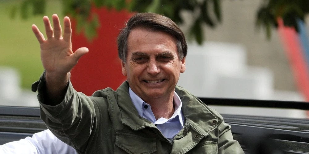 Eποχή Μπολσονάρου στη Βραζιλία: Απελευθερώνει την οπλοκατοχή